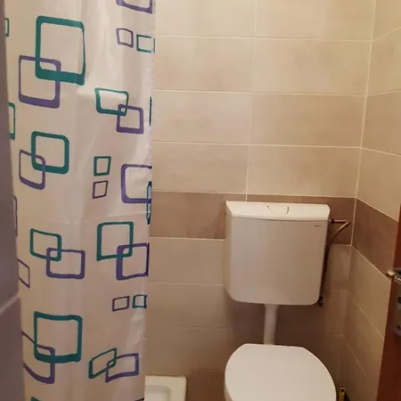 Iris House Apartment