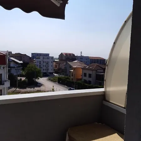 Apartment Iris House